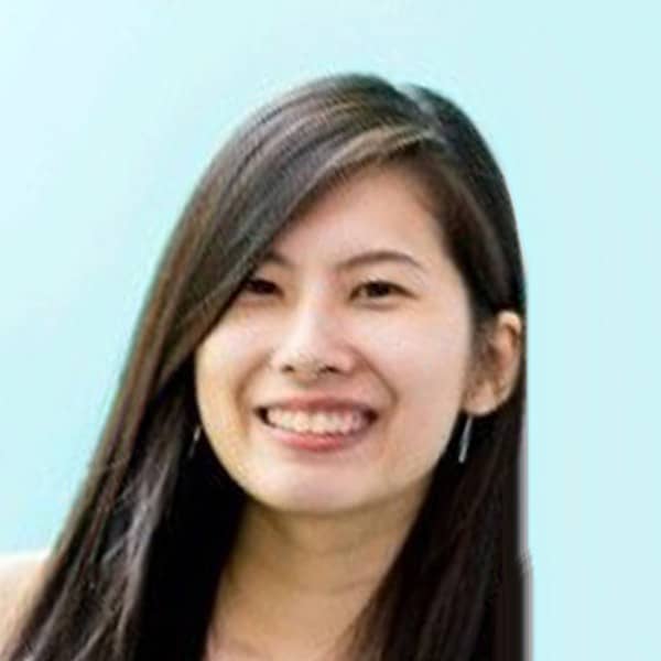 Chloe Lee - Logo Designer
