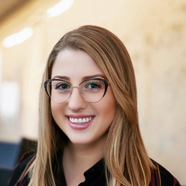 Roxanne Nicolussi - Adobe Creative Cloud Specialist